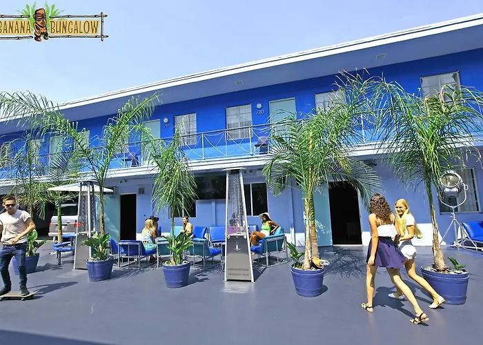 Banana Bungalow Hollywood &Hostel